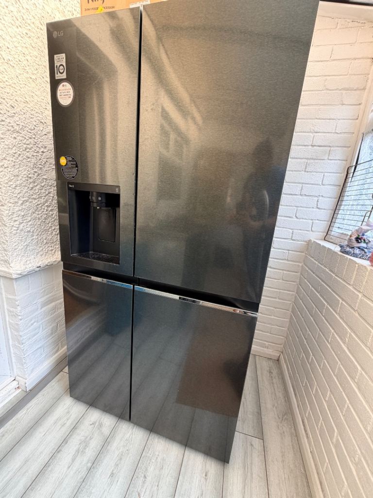 LG American Fridge Freezer - Linear Compressor, Ice & Water Dispenser