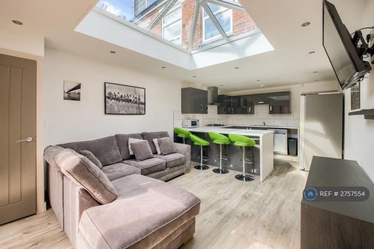 5 bedroom house in Terry Road, Coventry, CV1 (5 bed) (#2757554)