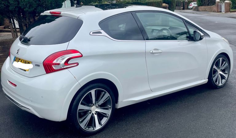 Peugeot 208 🫧☁️🫧 1.6 16v E-Hdi XY top of range Model 92 Bhp Hpi clear 12 Months mot (2014 64)  