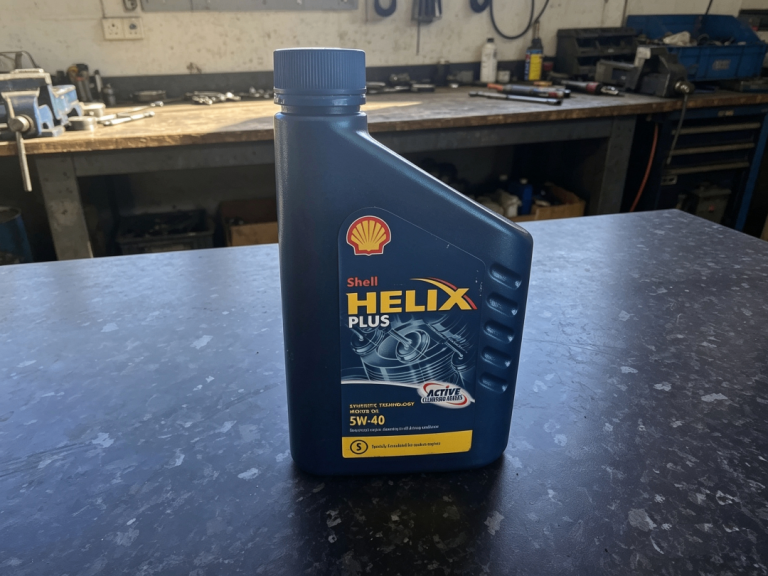 Sealed 1L Shell Helix Plus 5w-40 Engine Oil