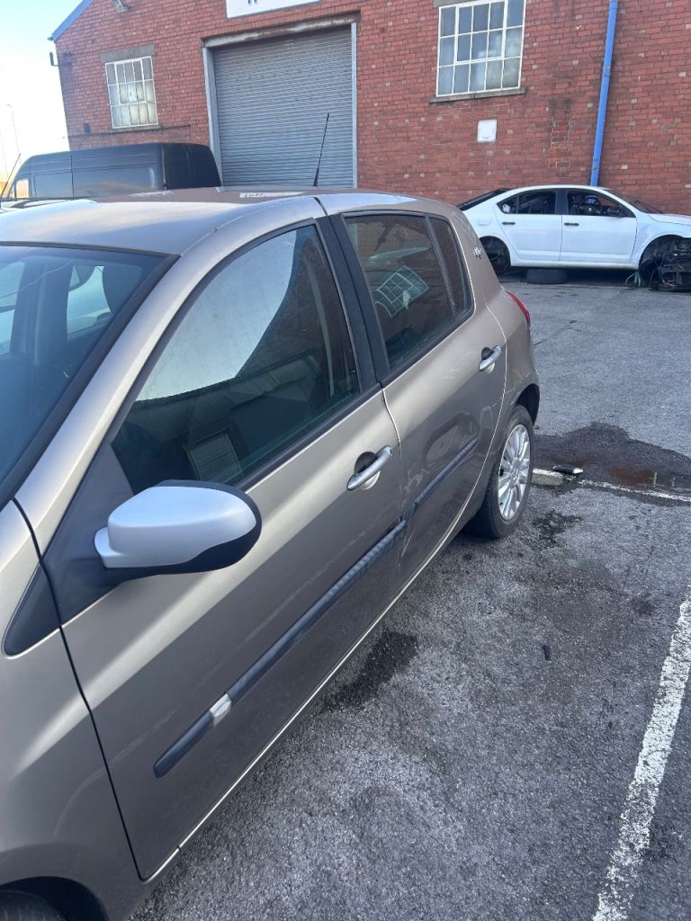 Renault Clio I music 