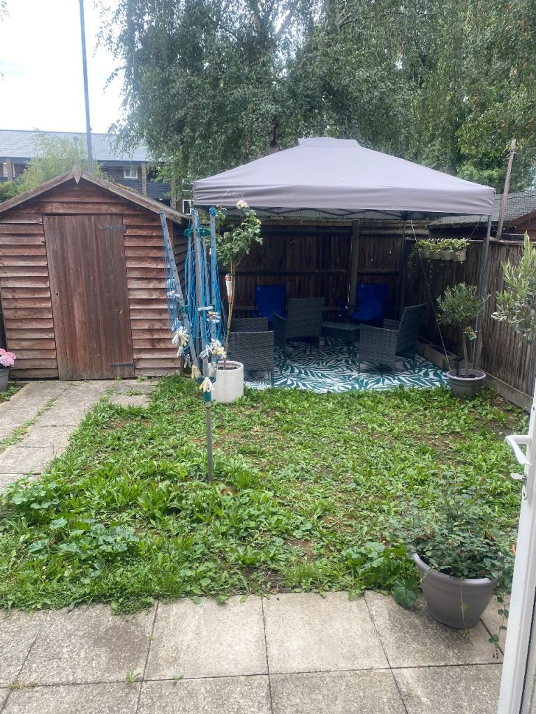 Looking for a 2/3 bedroom house London