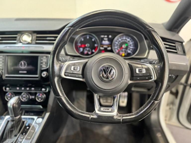 2016 Volkswagen Passat 2.0 TDI BlueMotion Tech R-Line Saloon 4dr Diesel DSG Euro 6 (s/s) (190 ps)...