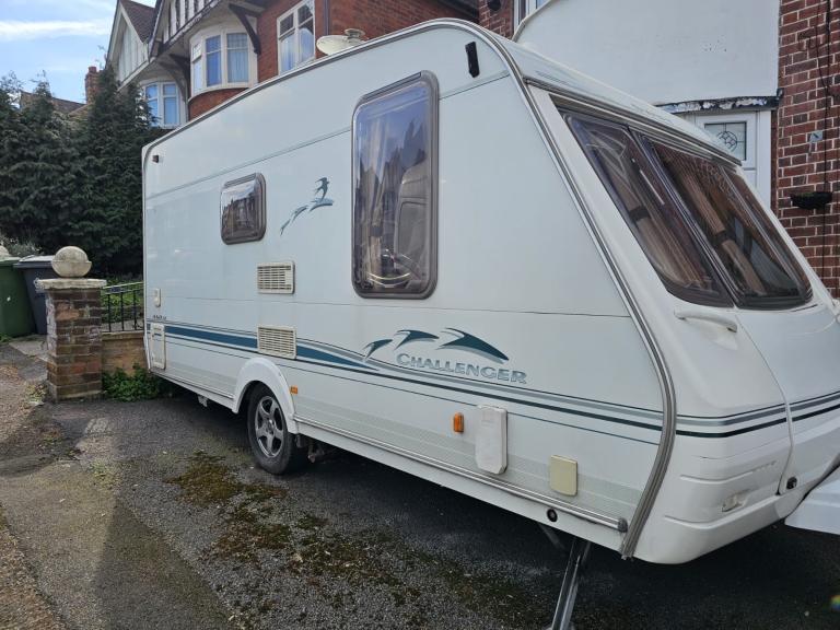 Swift Challenger 460se 2003 2 birth Caravan
