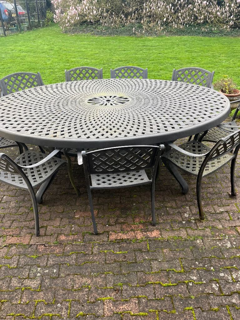 Garden table and chairs 