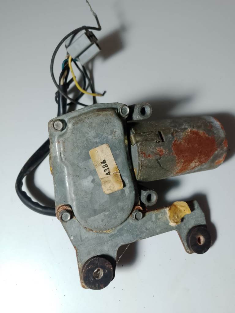 Peugeot 205 rear wiper motor and wiper arm