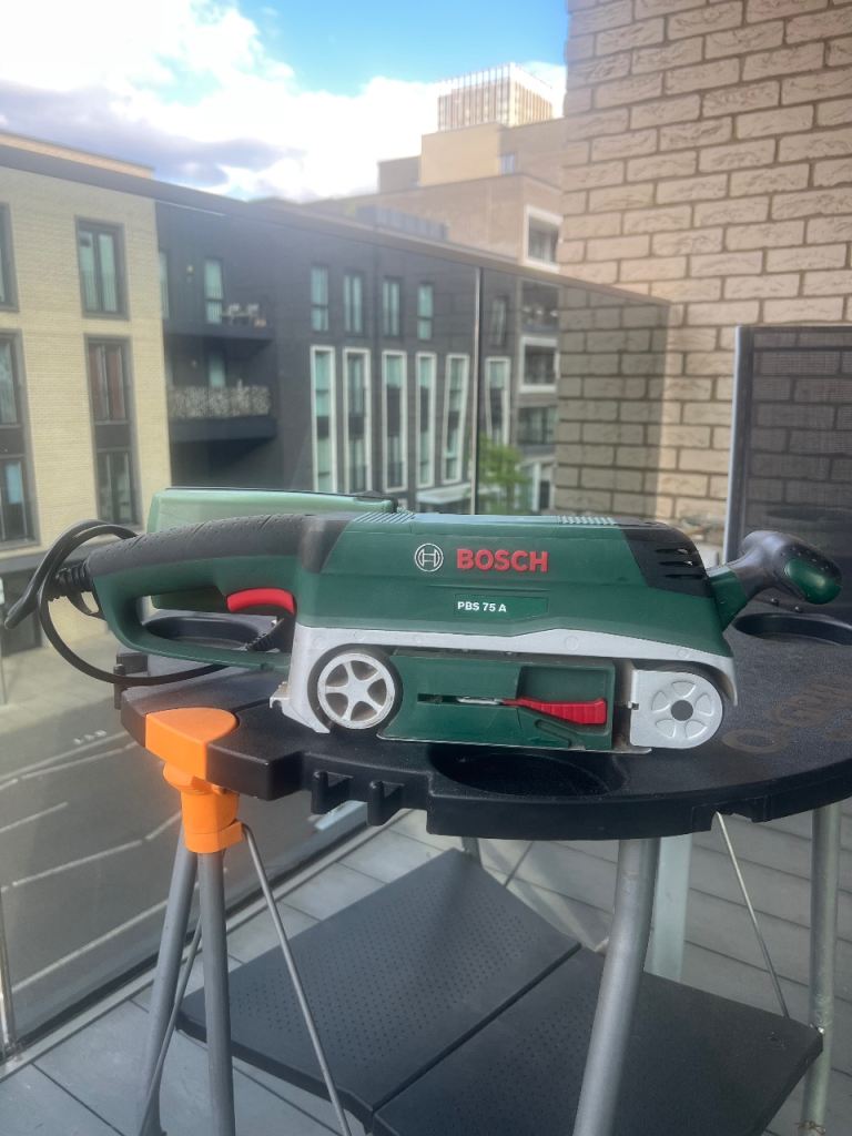 Bosch 75A handheld sander