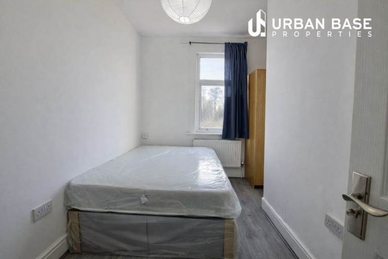 💥 Shared Room | Couples & Professionals 💜