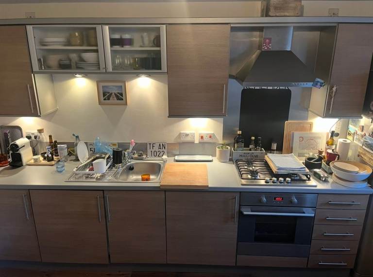 Kitchen units and appliances for sale