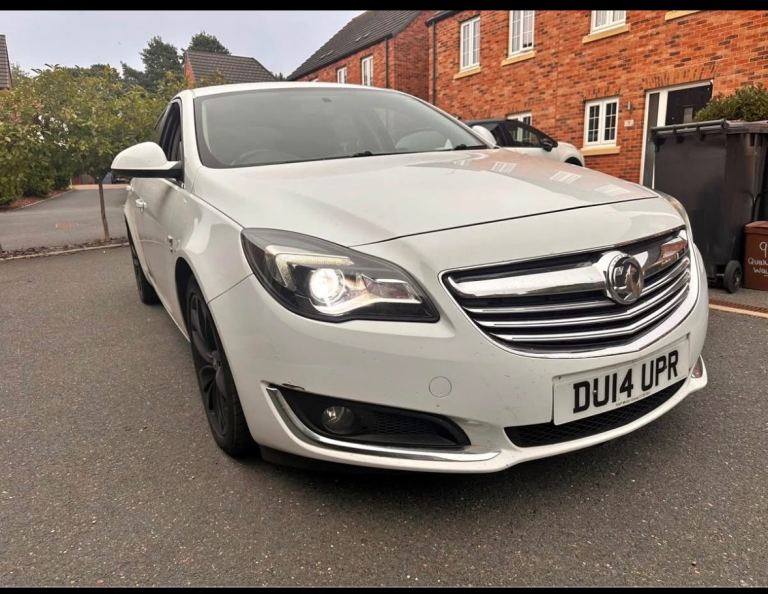 Vauxhall, INSIGNIA, Hatchback, 2014, Manual, 1956 (cc), 5 doors