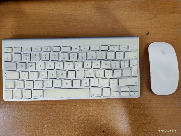 Apple Genuine Wireless Keyboard & Mouse