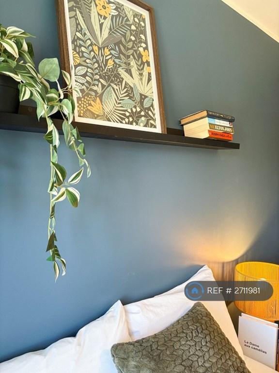 4 bedroom house in Edgewood Road, Manchester, M9 (4 bed) (#2711981)