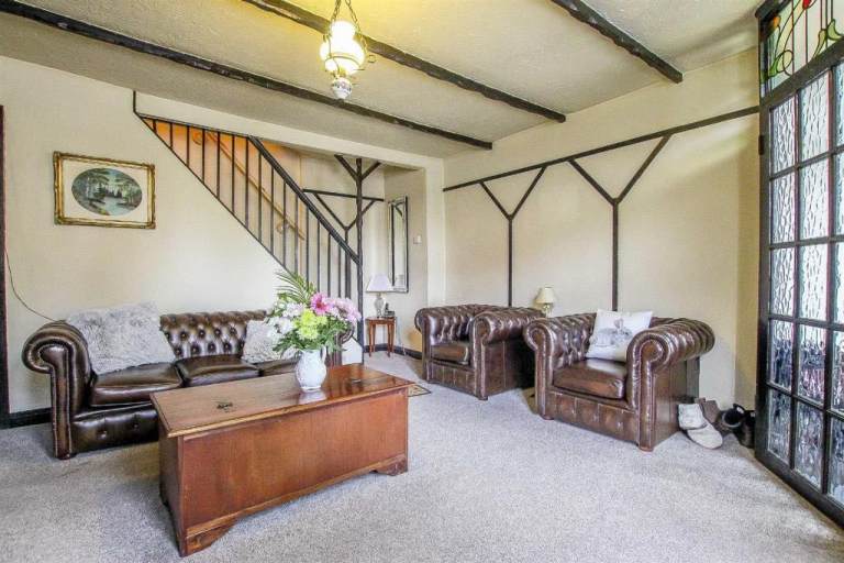 2 bed cottage to let in Redlam 