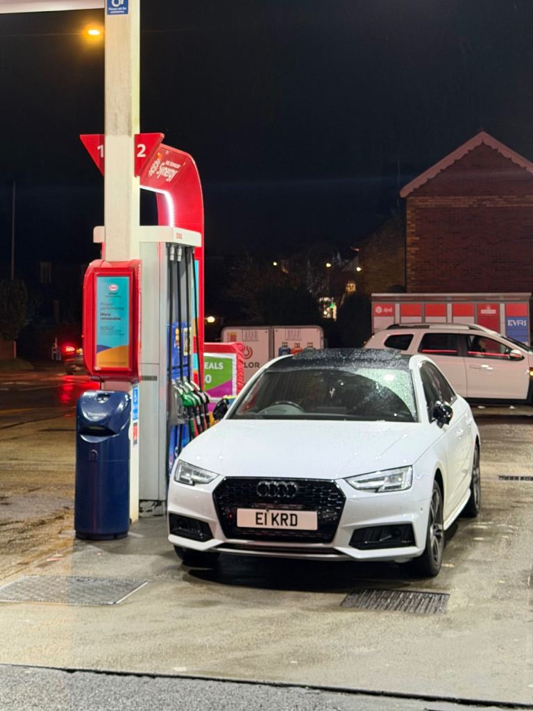 Audi, A4, Saloon, 2017, Semi-Auto, 1984 (cc), 4 doors