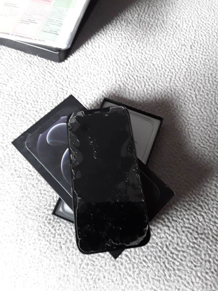  1x iPhone 12 pro max 1x iPhone 12 pro
