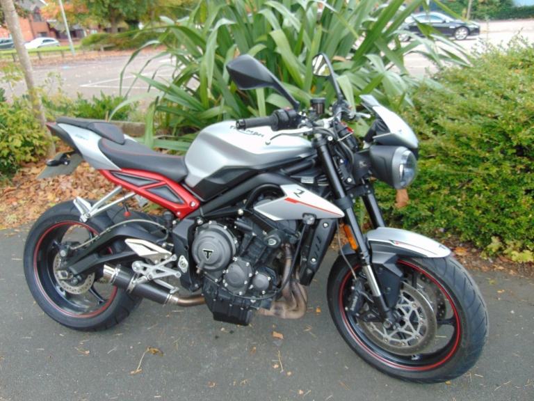 Triumph Street Triple R 765 2018 super low miles streetfighter Brembo ABS brakes