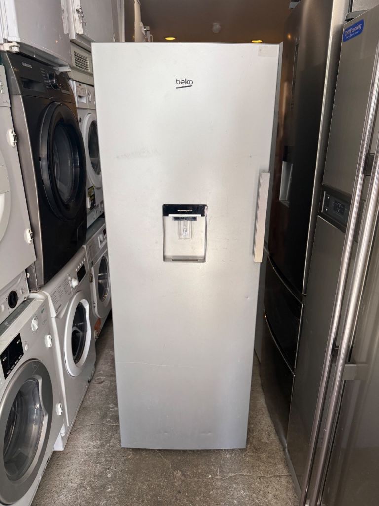Beko Freestanding Fridge Freezer with Water Dispenser With Free Delivery 🚚 