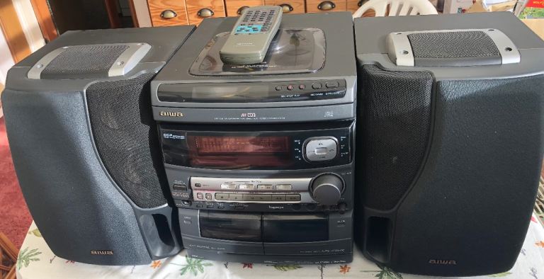 AIWA NSX-800 Stereo System with 3 Disk Function  SPARES OR REPAIR 