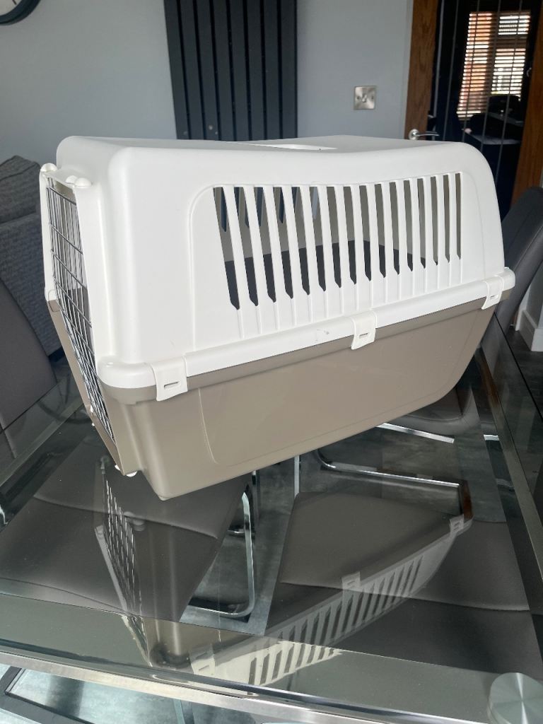 Pet carrier 