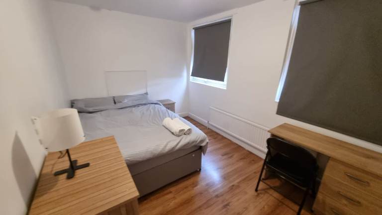 5 x double bedrooms fully furnished with communcal living room and kitchen
