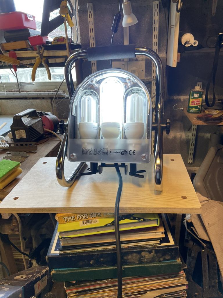 Brand New unused 110v work light with built in extension sockets £10