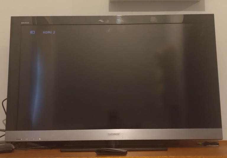 40 inch Sony bravia (TV NO REMOTE)
