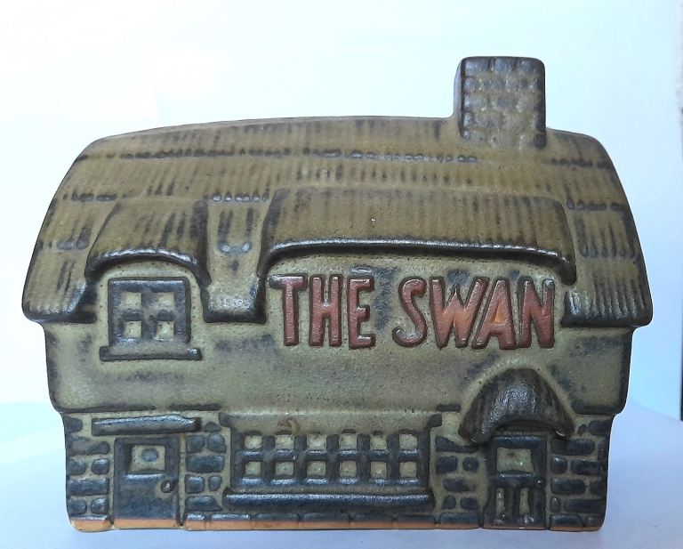 STONEWARE MONEY BOX - THE SWAN PUB by TREMAR - 14 x 12 x 8 cm VERY GOOD