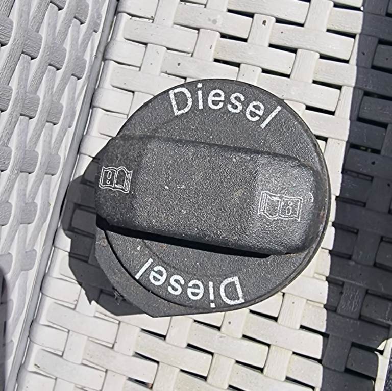 Vw golf mk5 diesel fuel filler cap 