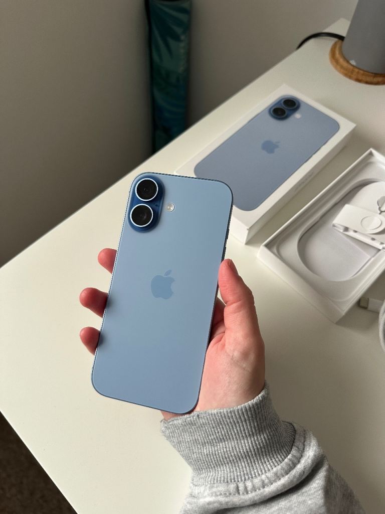 Apple iPhone 17, 256GB Mist Blue, Unlocked