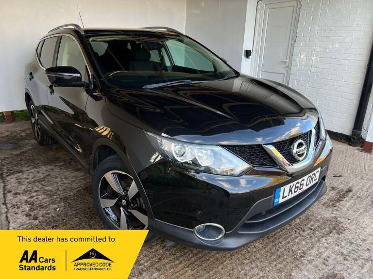 2016 Nissan Qashqai 1.2 DIG-T N-Connecta SUV 5dr Petrol Manual 2WD Euro 6 (s/s) (115 ps) HATCHBAC...