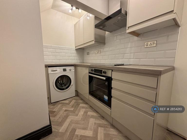 1 bedroom flat in Albion House, Leicester, LE1 (1 bed) (#2854210)