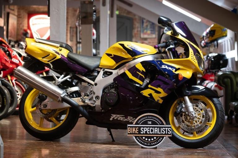 Honda CBR900RR Fireblade *Low Mileage - Low Ownership*