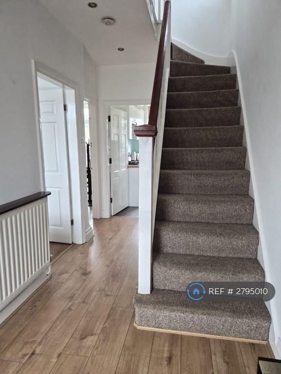 3 bedroom house in Lyndon Road, Solihull, B92 (3 bed) (#2795010)