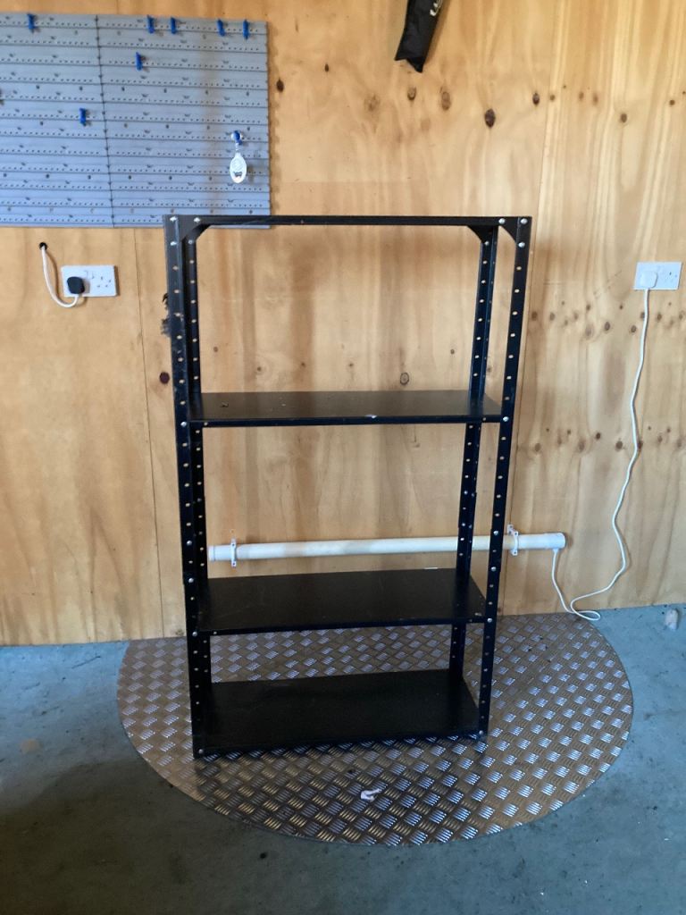 Shelving rack