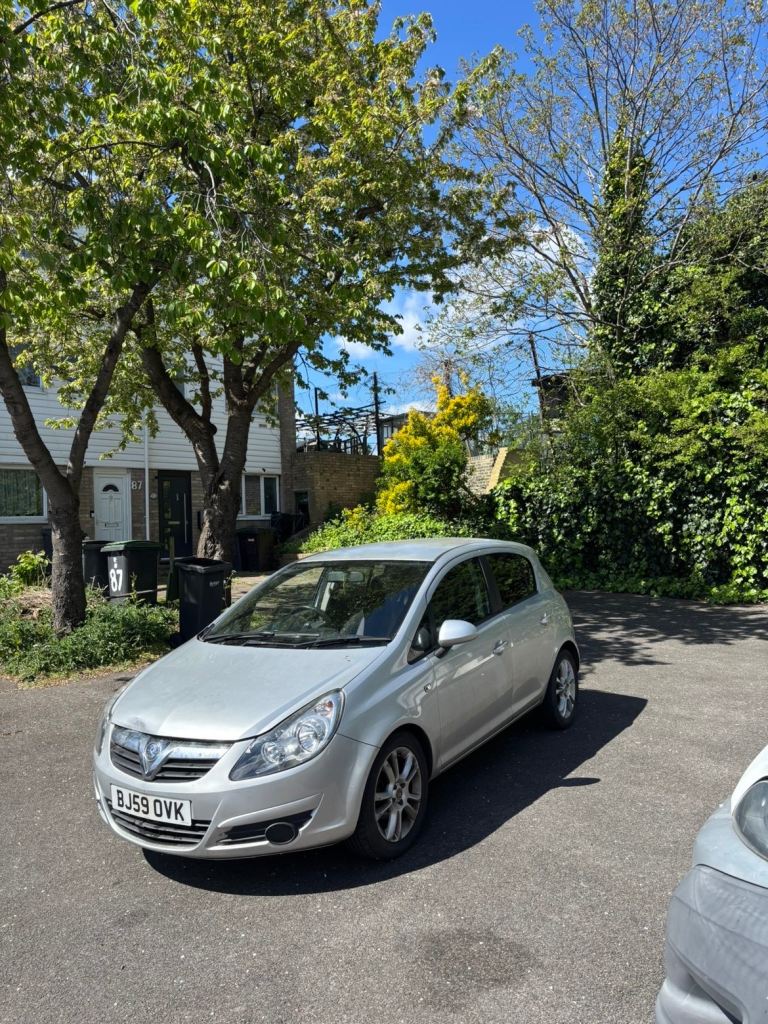 Vauxhall Corsa 2009 lady owned