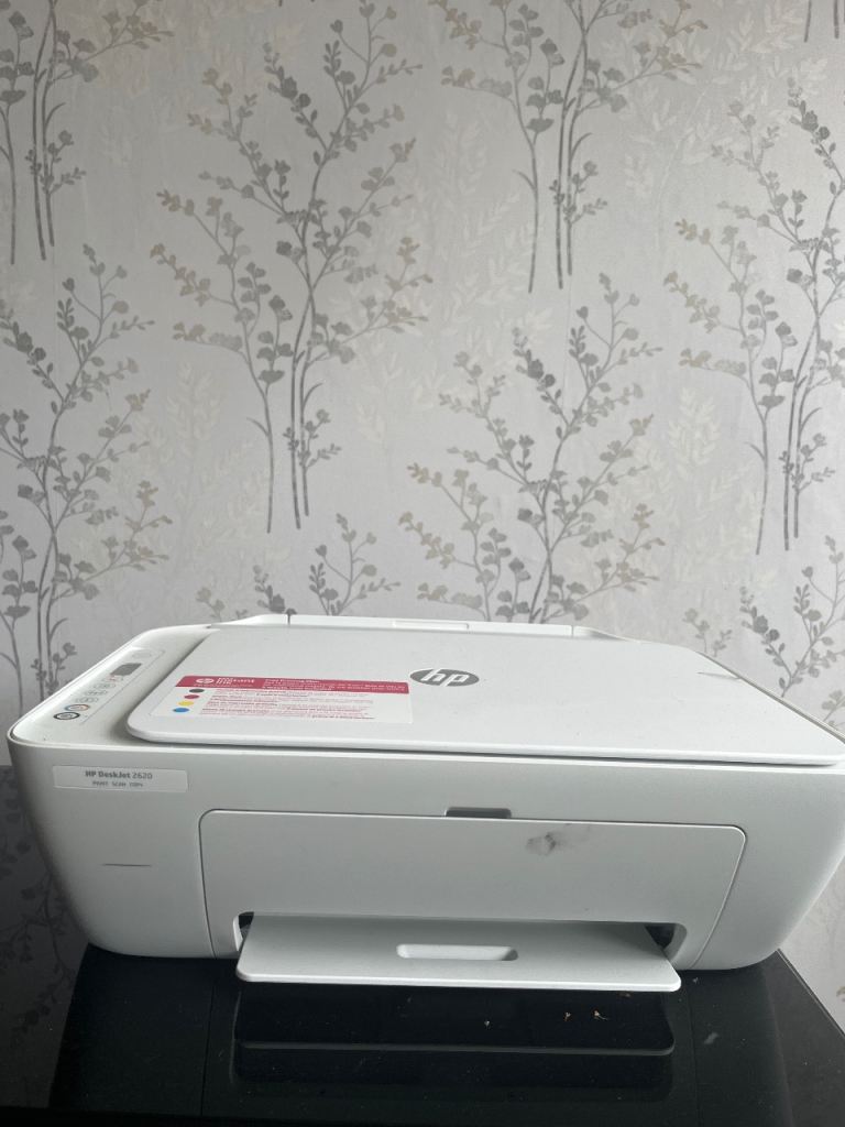 HP DeskJet 2622 Printer – White, Good Condition