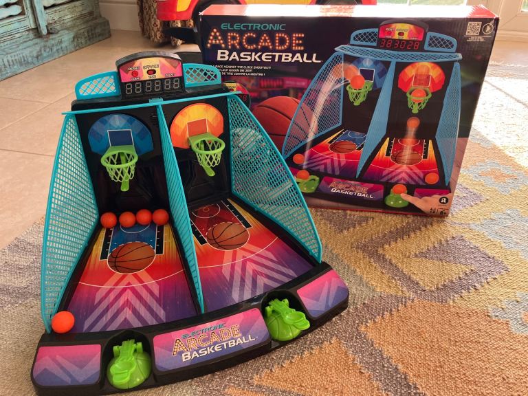 Electronic arcade basketball