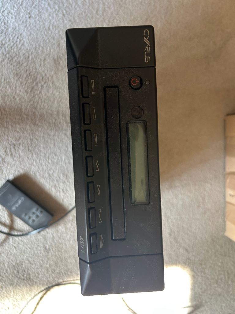  Cyrus CD and Cambridge Audio Amp