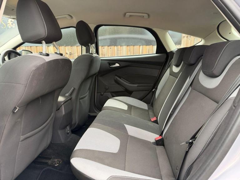 2012 Ford Focus 1.6 Zetec Euro 5 5dr HATCHBACK Petrol Manual