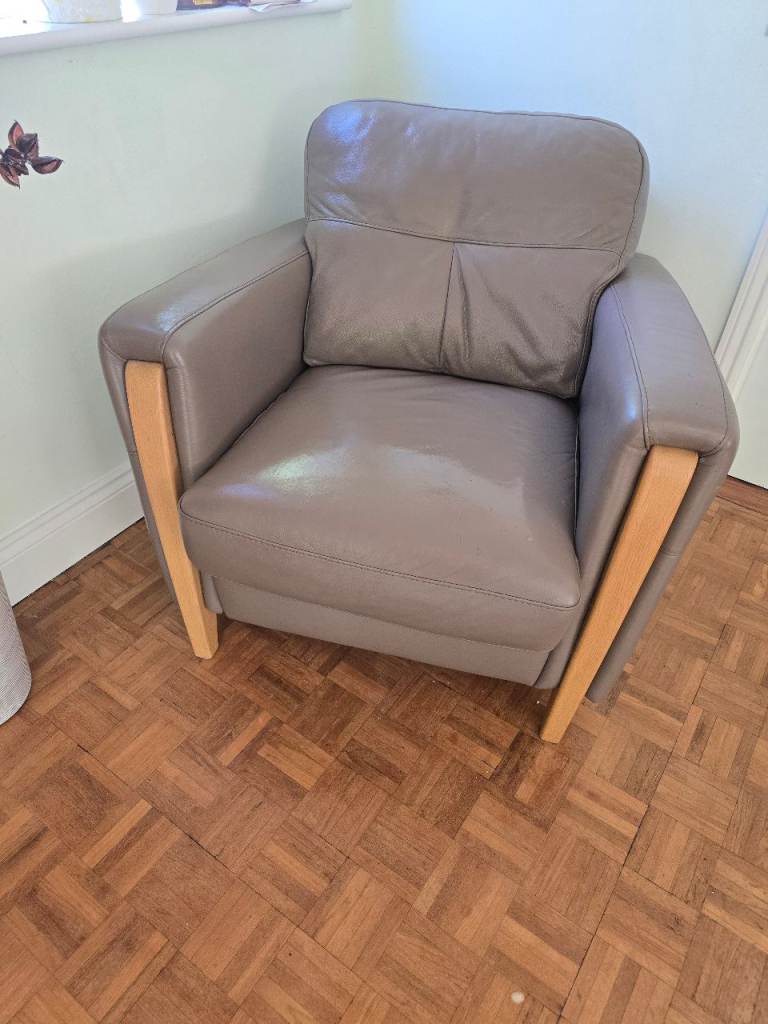 Leather Sofa Set (3-Seater + 2 Armchairs) 