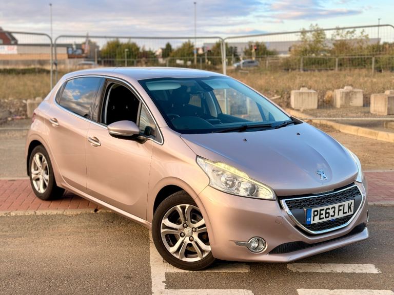 PEUGEOT 208 1.2 VTi ALLURE..2013 FACELIFT..1 PREVIOUS OWNER..GOOD SPEC..ULEZ EXEMPT..20 road tax