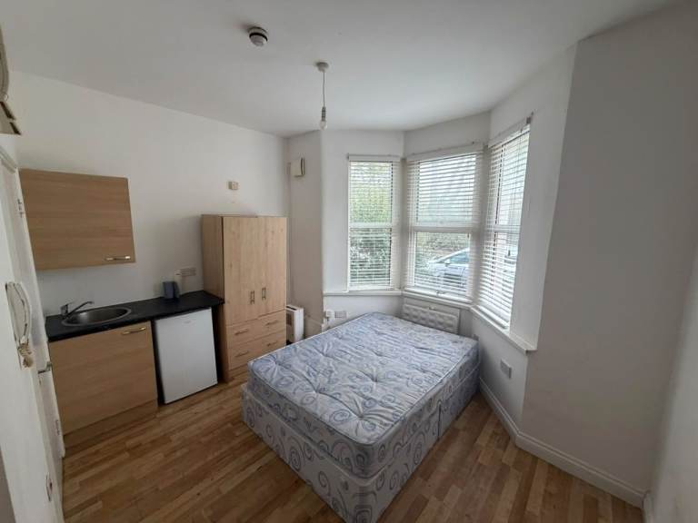 BENEFITS ACCEPTED - Studio Flat Available in Tottenham Haringey N15