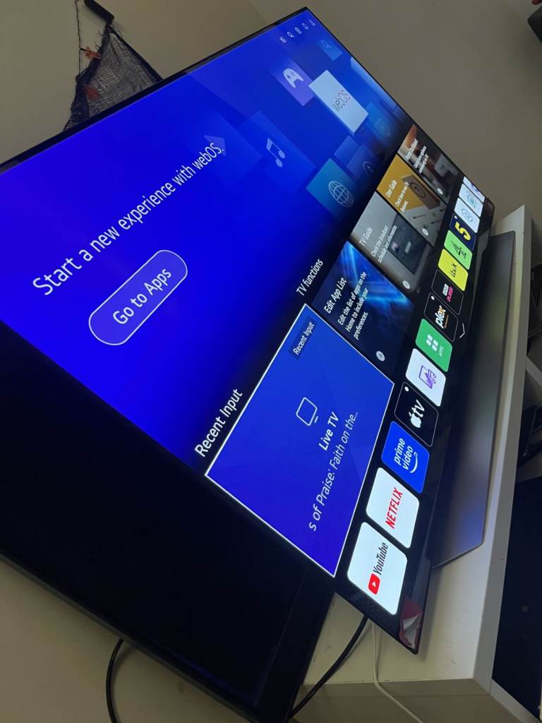 LG 55 inch OLED Smart TV UHD 4K HDR10 Dolby Vision/Atmos Freeview/Freesat HD