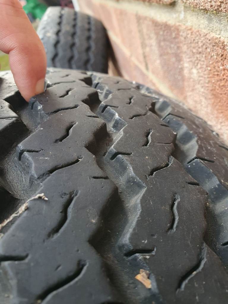 2 x Maxxis Tyres Lightly Used 195 70 15