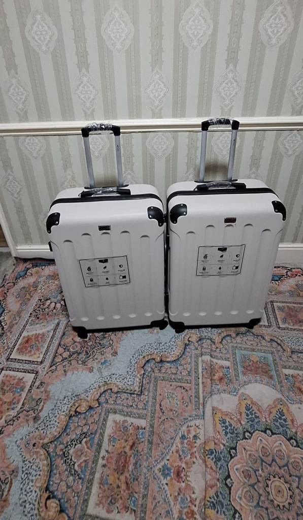 Lugg set of two 28 inches suitcase 