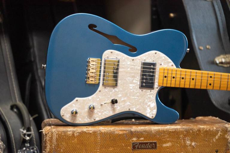 Fender American Vintage ii 1972 Thinline Telecaster Lake Placid Blue