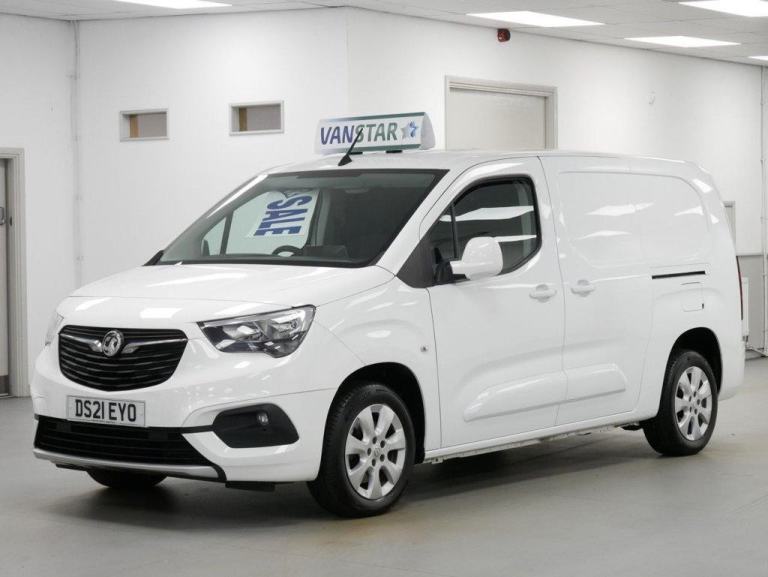 2021 VAUXHALL COMBO L2 1.5 TURBO D 100 BHP 2300 LONG LIMITED EDITION 6DR ( NAV )