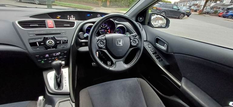 HONDA CIVIC 1.8 I-VTEC PLUS AUTO F1 GEARS REV CAMERA FRONT&REAR PDC DAB BLUETOOTH CRUISE FSH 1 OWNER