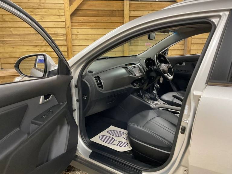 2014 Kia Sportage 1.7 CRDi EcoDynamics 3 SUV 5dr Diesel Manual 2WD Euro 5 (s/s) (114 bhp) ESTATE ...