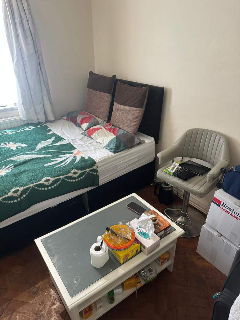 Spacious & Cosy Double Room For Rent AT NW7 3RY